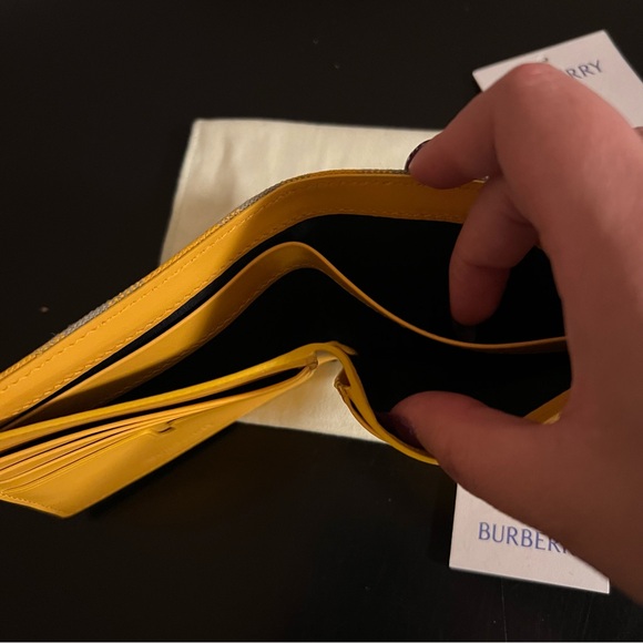 Burberry Men Check Bifold Wallet - Picture 4 of 7